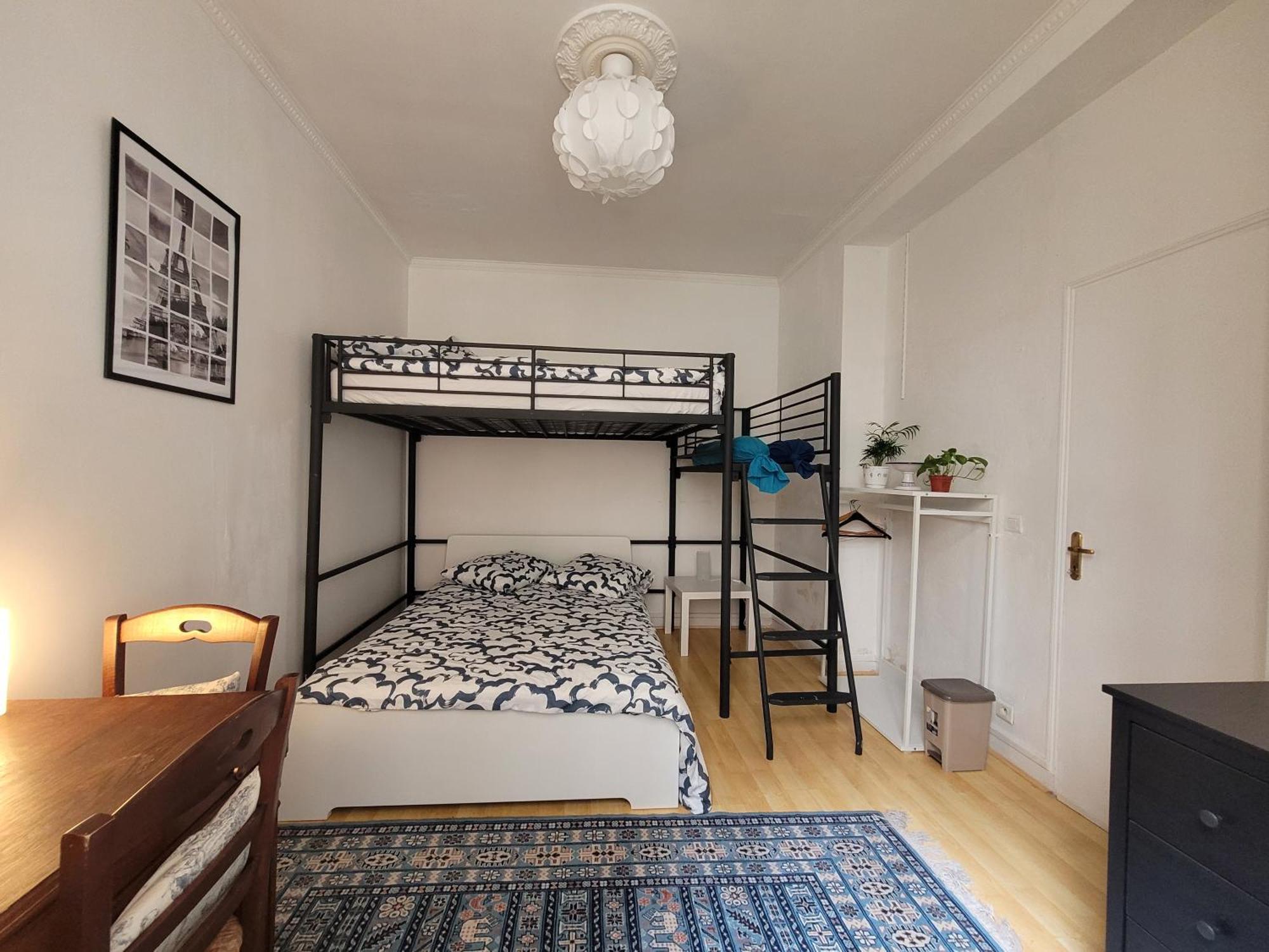 Cozy And Nice Homestay Room - Chambre D'Hote Париж Экстерьер фото
